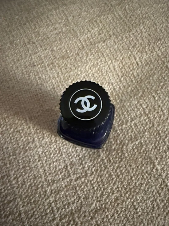 CHANEL Le Vernis Longwear Nail Polish 763 Rhythm - Navy Blue - Picture 3 of 4